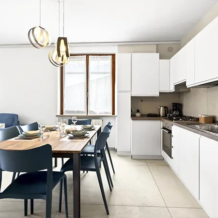 Apartament Regarda - Golden House *