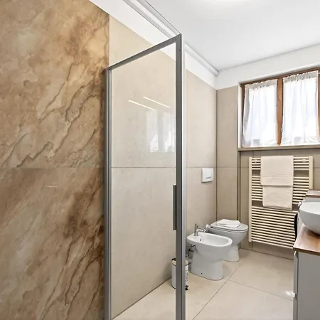 Regarda - Golden House Lazise